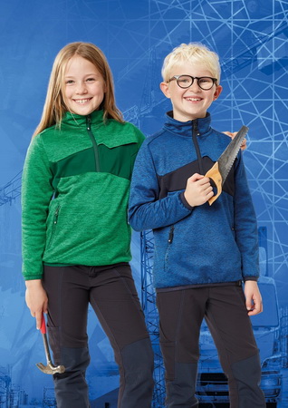 Die MASCOT Kinderkollektion orientiert sich an der Arbeitskleidung der Erwachsenen. Funktional und praktisch für aktive Kinder. (Foto © Mascot International GmbH)
