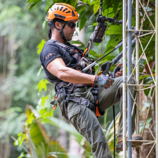 Die Skylotec Absturzsicherung am ATTO Tower im Amazonas (Foto © SKYLOTEC GmbH)